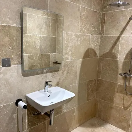 Ferienhaus Pavillon Independant En Plein Centre De Pour 4 Pers Max